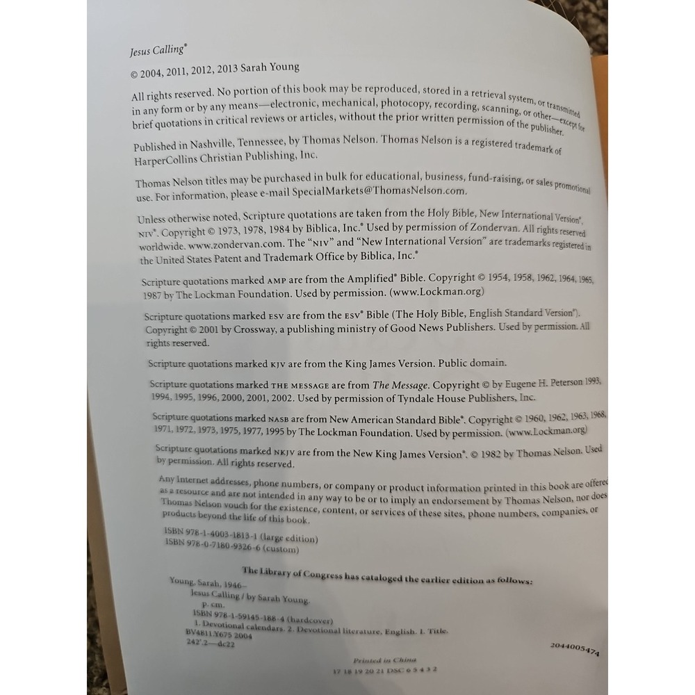 Jesus Calling by Sarah Young–Enjoying Peace in His Presence–LeatherSoft Edition‎ - Picture 3 of 3
